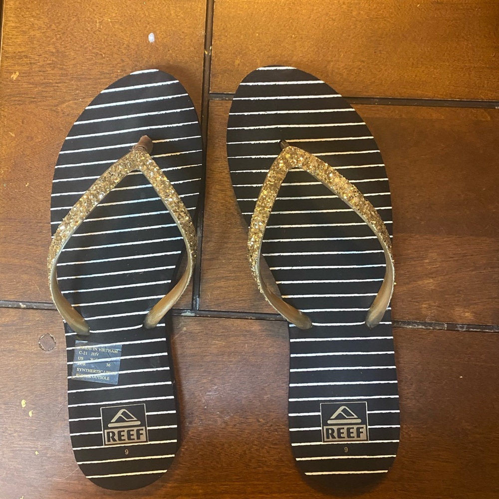 Reef gold glitter sandals